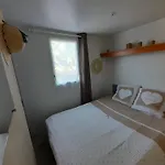 L'escale Mobil'home Giana مكان تخييم آجد