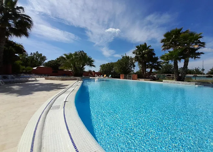 Camping L'escale Mobil'home Giana *