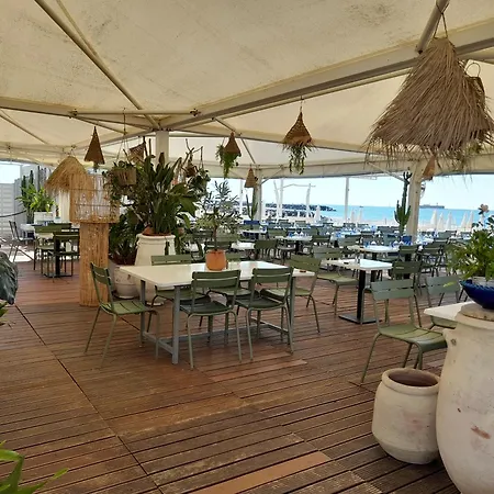 Campsite L'escale Mobil'home Giana Agde