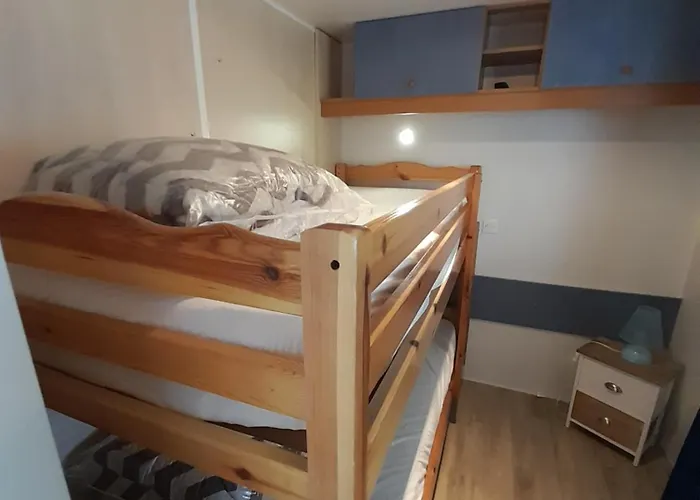 L'escale Mobil'home Giana مكان تخييم